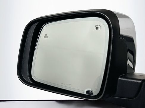 Used 2022 Jeep Grand Cherokee Limited image 16