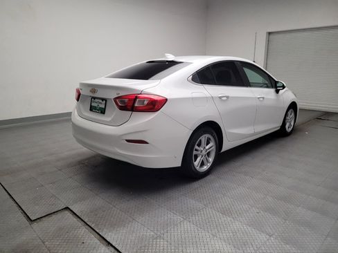 Used 2018 Chevrolet Cruze LT image 9