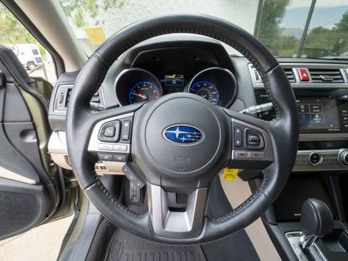 Used 2017 Subaru Outback 2.5i Premium AWD/4WD image 12