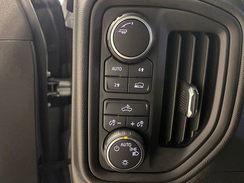 Used 2023 Chevrolet Silverado 1500 Custom w/ 2.7L Blackout Package image 31