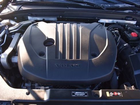 Used 2022 Volvo S60 B5 Momentum w/ Premium Package image 34