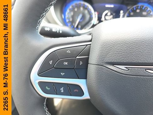 New 2027 Chrysler Pacifica Select AWD/4WD image 19