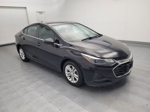 Used 2019 Chevrolet Cruze LT FWD image 11