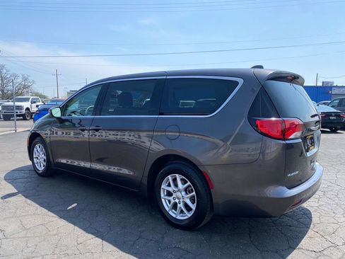 Used 2020 Chrysler Voyager LX FWD image 6