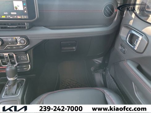 Used 2026 Jeep Wrangler Unlimited Rubicon 392 w/ Quick Order Package 27X Moab AWD/4WD image 21