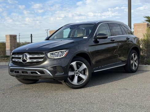 Certified 2022 Mercedes-Benz GLC 300 image 2