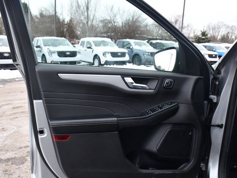 Used 2024 Ford Escape Platinum image 22