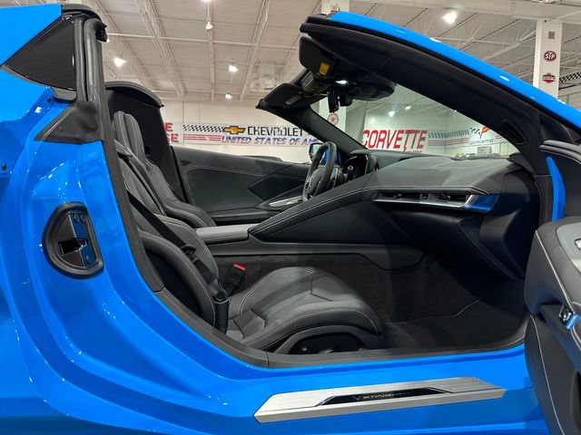 Used 2025 Chevrolet Corvette Stingray Convertible w/ 1LT RWD image 10