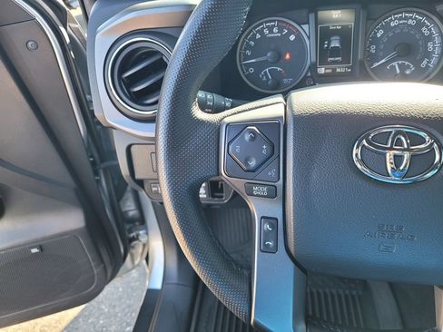 Used 2022 Toyota Tacoma TRD Off-Road w/ TRD Premium Off Road Package AWD/4WD image 22