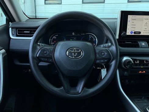 Used 2025 Toyota RAV4 LE image 28