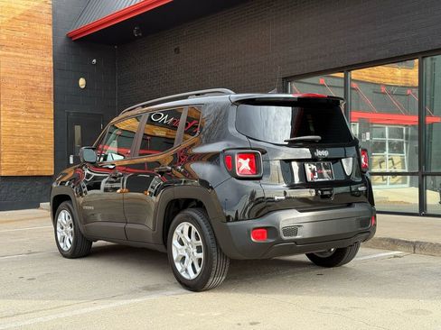 Used 2018 Jeep Renegade Latitude image 16