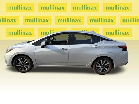 Used 2025 Nissan Versa SV w/ Trunk Package FWD image 5