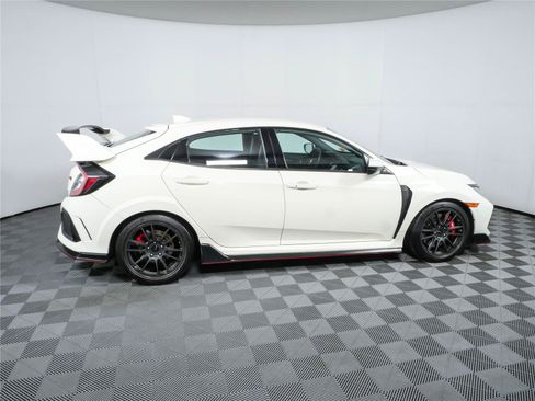 Used 2017 Honda Civic Type R image 2