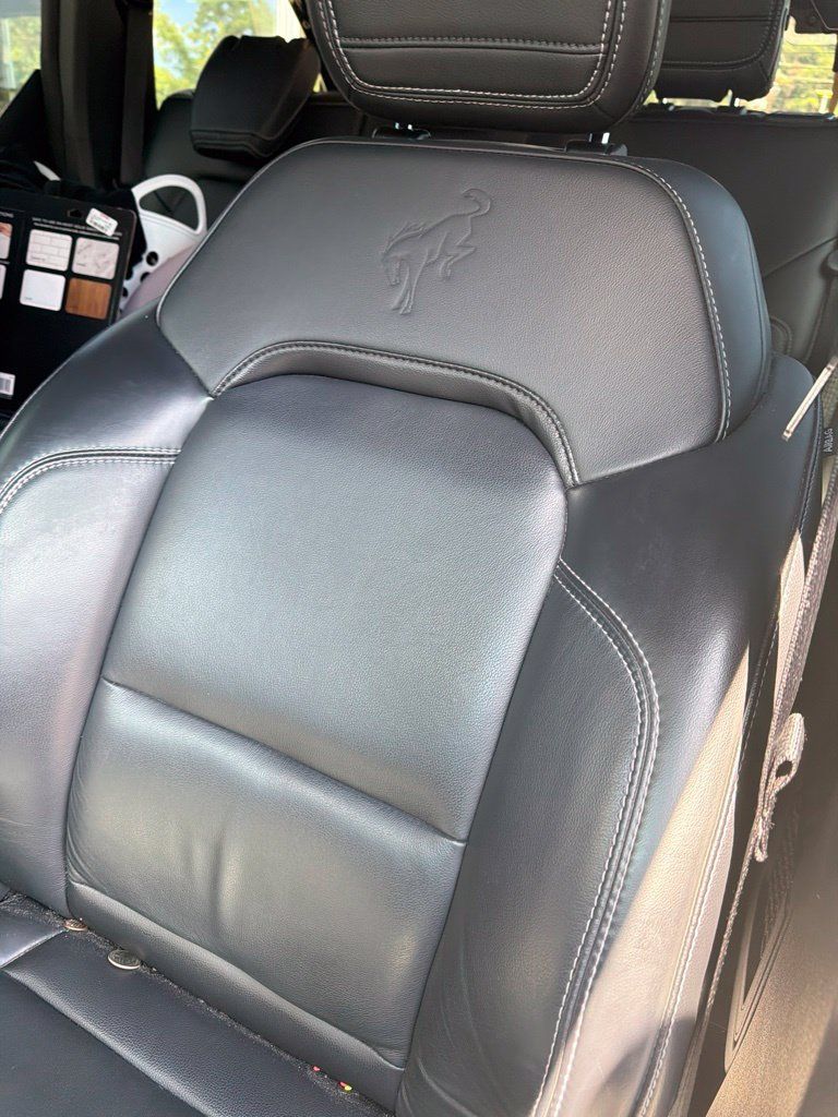 Used 2025 Ford Bronco Outer Banks AWD/4WD image 5