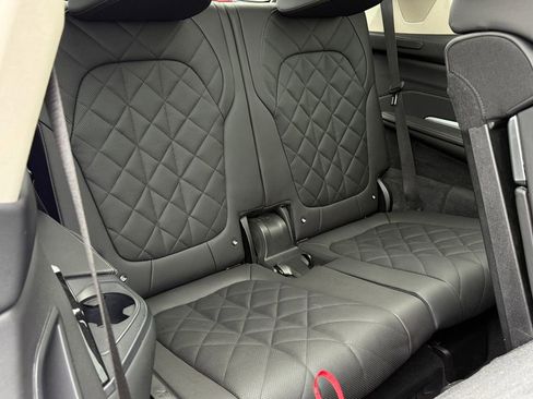 Used 2025 BMW X7 xDrive40i w/ Premium Package image 23