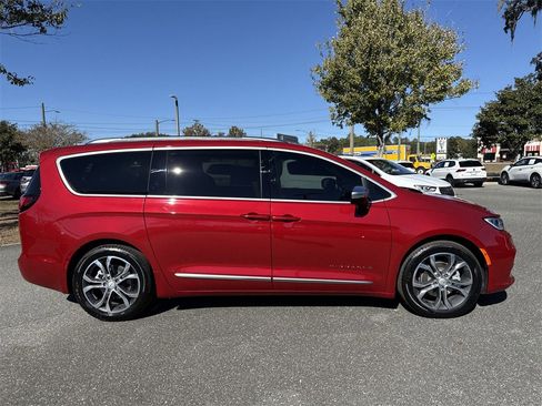 New 2026 Chrysler Pacifica Pinnacle image 2
