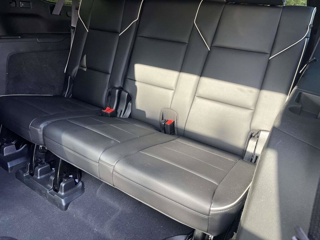 Used 2021 Cadillac Escalade ESV Premium Luxury AWD/4WD image 18