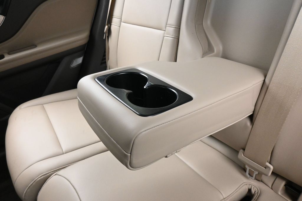 Used 2023 Lincoln Corsair FWD image 32