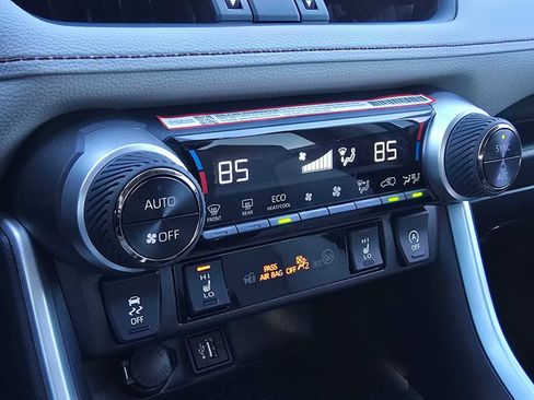 Certified 2025 Toyota RAV4 XLE Premium image 29