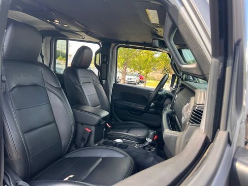 Used 2020 Jeep Gladiator Overland AWD/4WD image 34