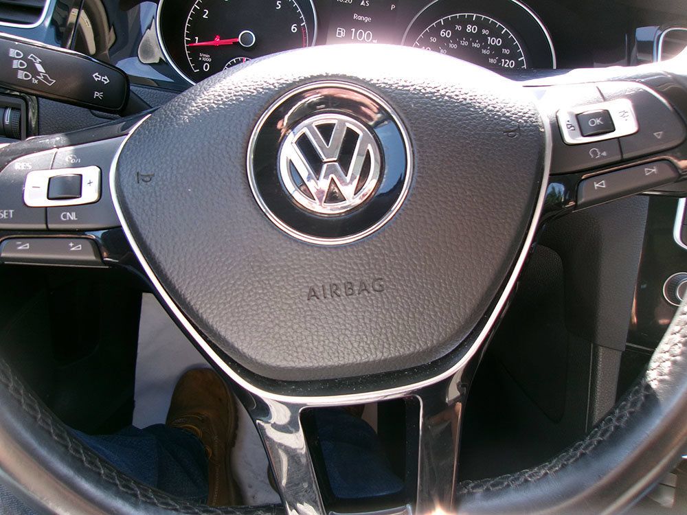 Used 2015 Volkswagen Golf SEL FWD image 16