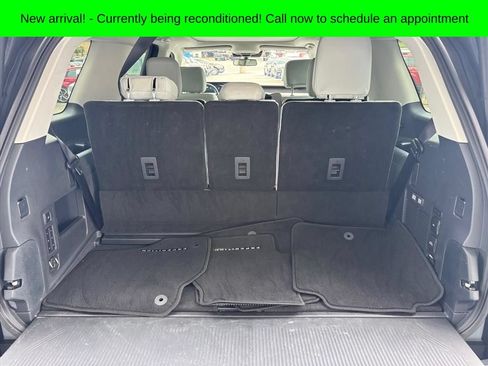 Used 2025 Ford Expedition Platinum AWD/4WD image 3