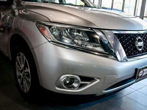 Used 2014 Nissan Pathfinder SL w/ SL Tech Package AWD/4WD image 10