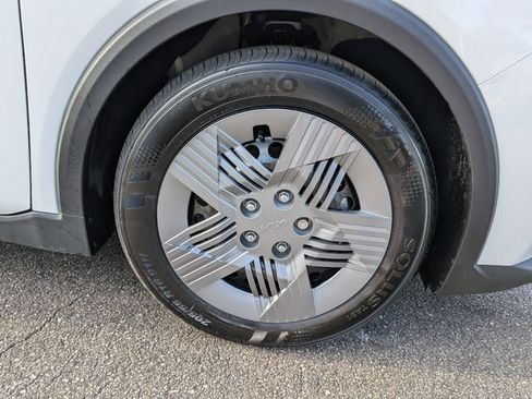 New 2026 Kia K4 FWD image 11