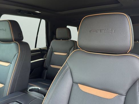 Used 2024 GMC Yukon AT4 w/ AT4 Premium Plus Package AWD/4WD image 10