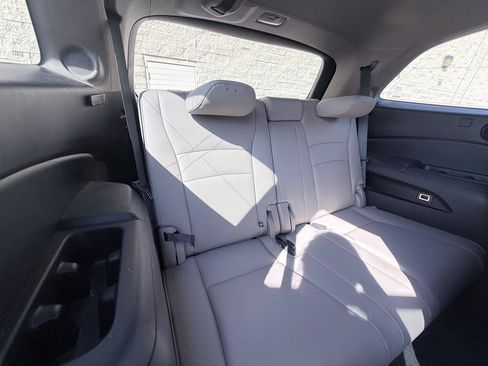 Used 2018 Honda Pilot Touring image 13