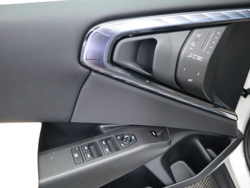 Certified 2025 BMW X3 xDrive30i w/ Premium Package image 24