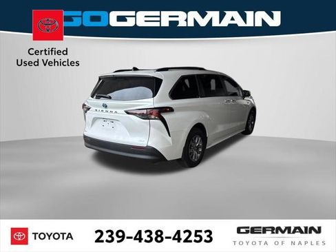 Certified 2025 Toyota Sienna XLE image 7