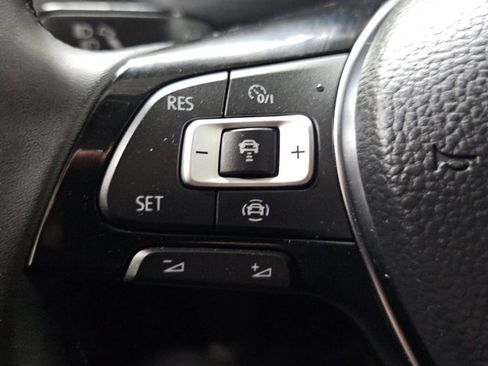 Used 2020 Volkswagen Tiguan SEL AWD/4WD image 13