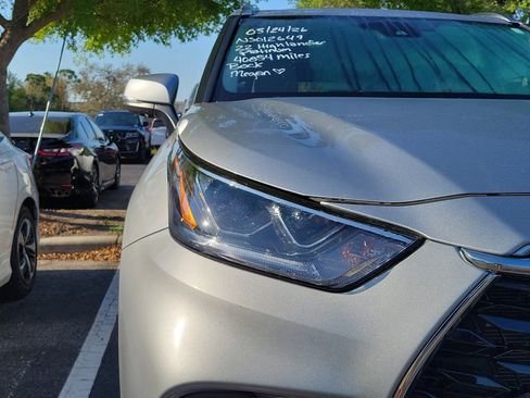 Used 2022 Toyota Highlander Platinum image 7