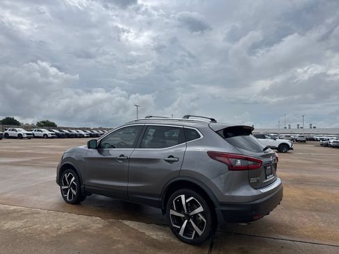 Used 2022 Nissan Rogue Sport SL FWD image 14