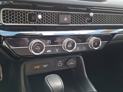 Used 2023 Honda Civic Sport image 15