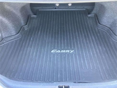 Used 2017 Toyota Camry XSE w/ Moonroof Package image 10