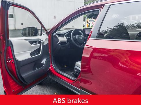 Used 2025 Toyota RAV4 XLE AWD/4WD image 27