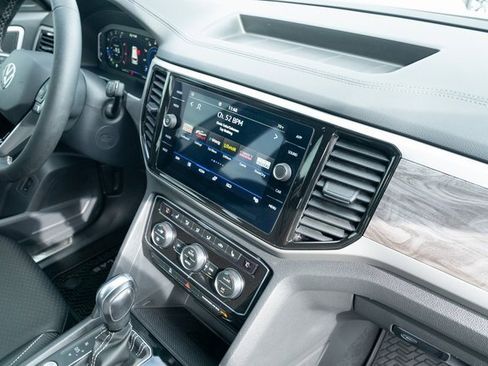 Used 2023 Volkswagen Atlas Cross Sport SE image 41