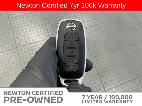 Used 2025 Nissan Pathfinder SL FWD image 38