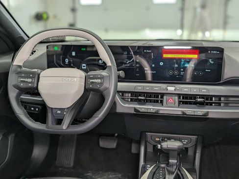 New 2025 Kia K4 GT-Line w/ GT-Line Premium Package image 5