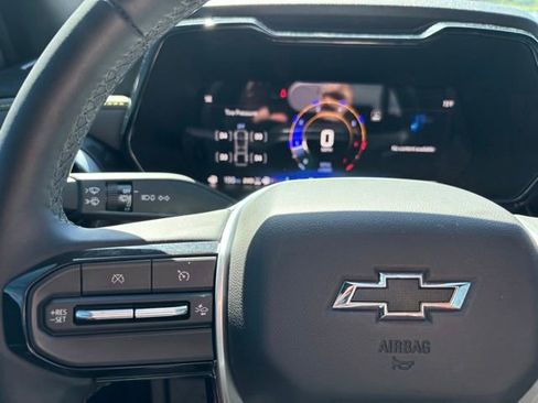 Used 2024 Chevrolet Colorado ZR2 w/ Technology Package AWD/4WD image 27