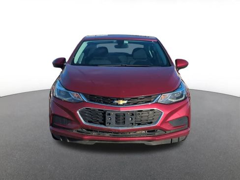 Used 2017 Chevrolet Cruze LT w/ Sun And Sound Package FWD image 9