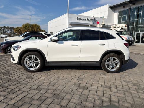 Used 2021 Mercedes-Benz GLA 250 4MATIC image 11