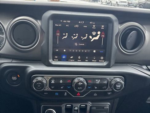 Used 2023 Jeep Wrangler Unlimited w/ Cold Weather Group image 34