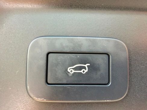 Used 2024 Land Rover Range Rover Velar S AWD/4WD image 30
