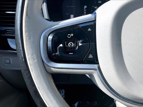 Used 2019 Volvo XC90 T5 Momentum w/ Protection Package FWD image 24