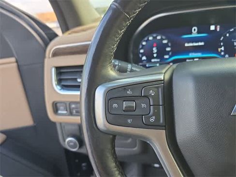 Used 2022 Chevrolet Suburban Premier image 25