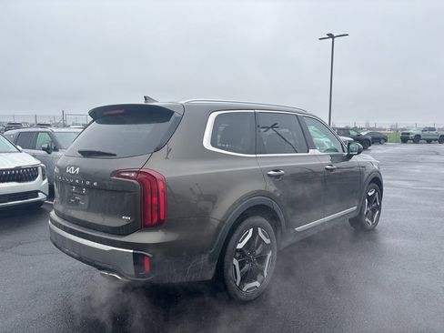 Used 2025 Kia Telluride S AWD/4WD image 2