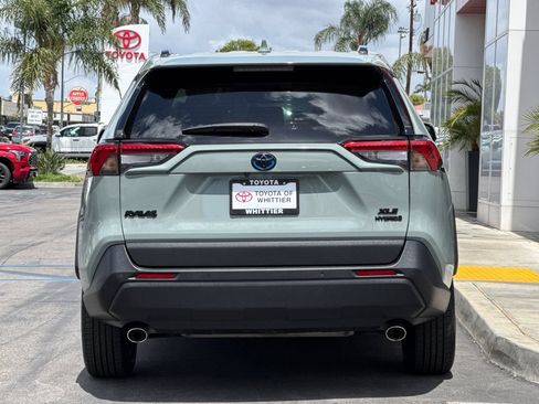 Certified 2022 Toyota RAV4 XLE Premium AWD/4WD image 6